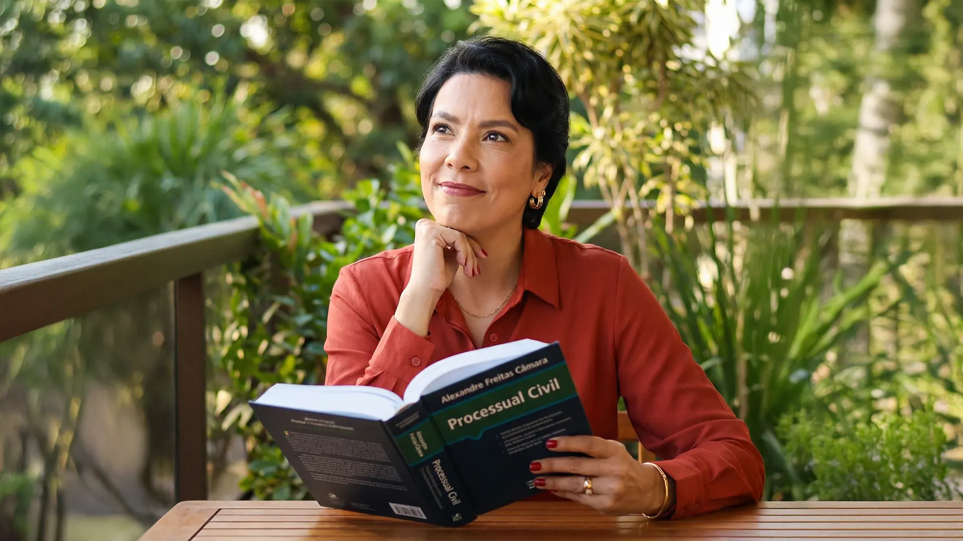 Dra. Cíntia Reis